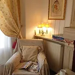 A L'ombre Du Tilleul Живерни