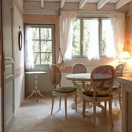 A L'ombre Du Tilleul