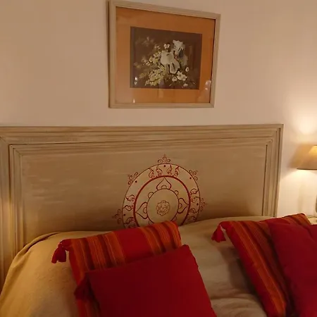 A L'ombre Du Tilleul *