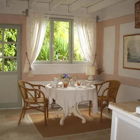 A L'ombre Du Tilleul *