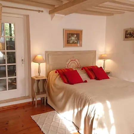 A L'ombre Du Tilleul Daire