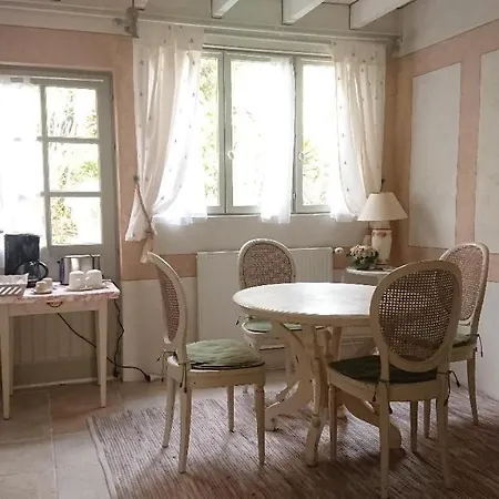 A L'ombre Du Tilleul